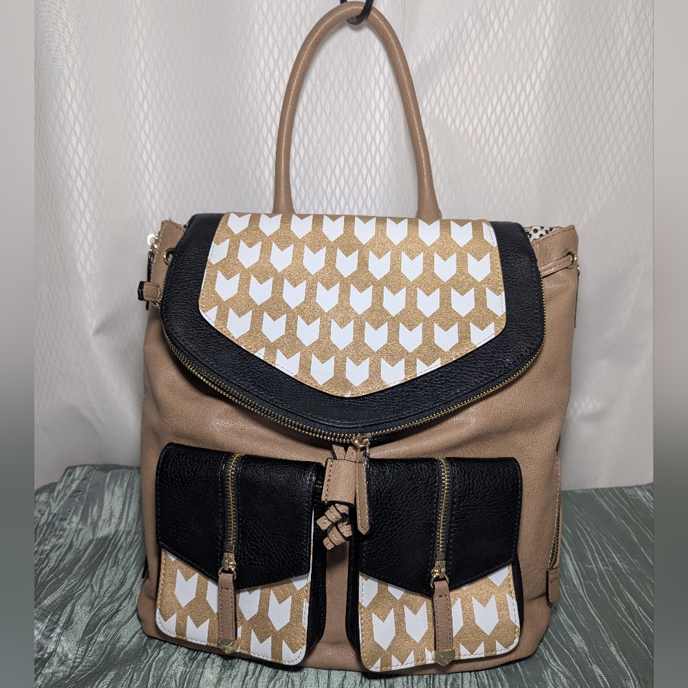 Gianni Bini Stylish Backpack with Multiple Pockets and Detachable Straps